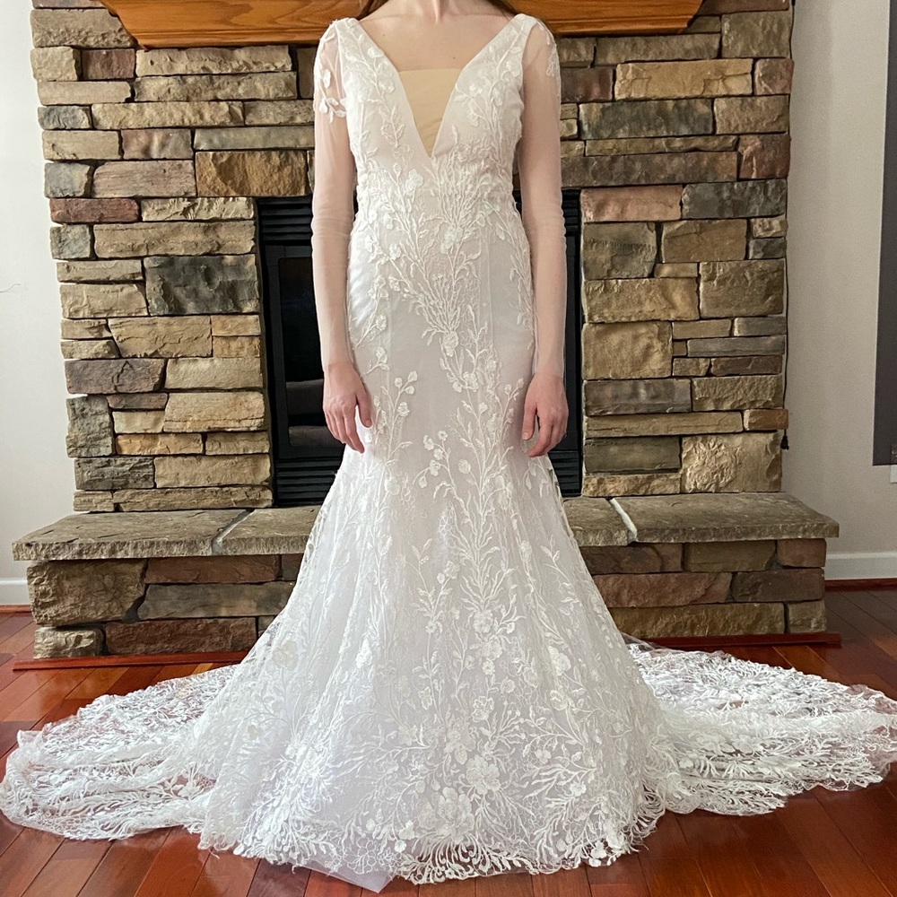 monique lhuillier wedding dress - Picture 2 of 6